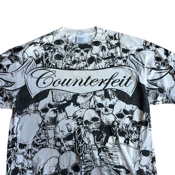 Vintage y2k COUNTERFEIT Skulls AOP T-Shirt Mens XL - Picture 2 of 4